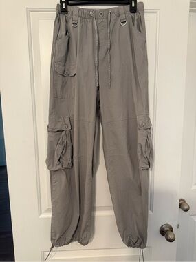 Women's Cargo Jogger Pants in Light Gray